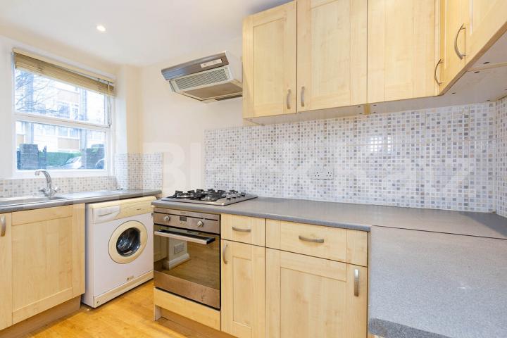 A recently redecorated and cosy one bedroom flat  in De Beauvoir Town Buckingham Road, Dalston